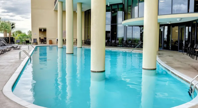 Holiday Isle Unit 122 - Ground Floor Corner Unit - Wrap Around Balcony - Extra Large Floor Plan! 3 Bedroom Condo by RedAwning, Boek Hotel Dauphin Island Alabama