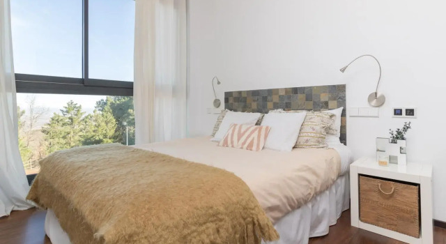 El Soto de Sojuela Luxury Chalet, Golf&Bosque, Book Chalet Sommerhuse i La Rioja, Hytte
