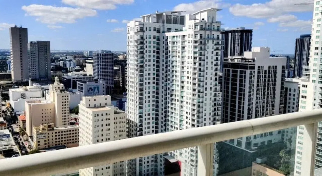 Студия Luxury Apartments at 50 Biscayne