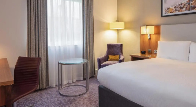 Lüks çift kişilik oda Hilton Edinburgh Airport