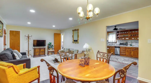Коттедж 2 Mi to Dtwn Natchez: Cozy Home w/ Yard & Patio!