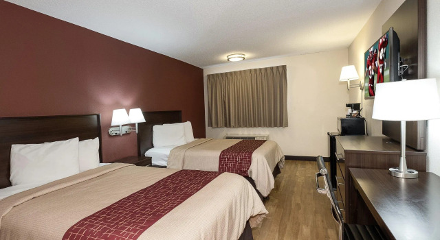 Четырёхместный номер Superior Red Roof Inn Toledo - Maumee