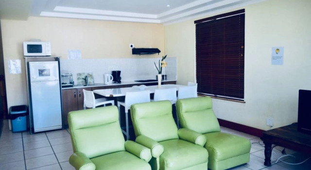3 Bedroom House 3 Bathtoom, Забронировать Отель Отели Кейптауна 3 звезды, рядом с MyCiTi Station Cape Town Stadium, 3*