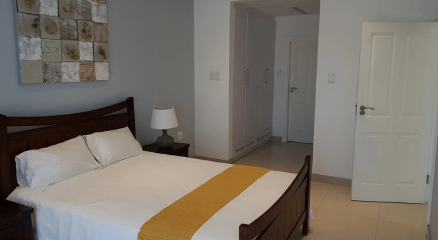 Апартаменты Luxury c 1 комнатой с балконом Apartments at Itowers, CBD, Gaborone