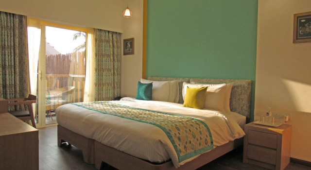 Номер Standard с видом на бассейн The Beachwalk Resort by Acron