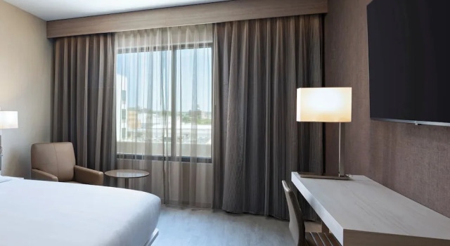 Четырёхместный номер Standard AC Hotel by Marriott Waco Downtown