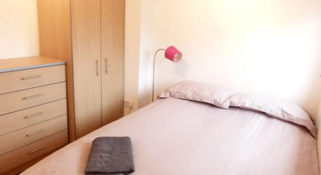 SS Property Hub - Family Apartment in Kensington