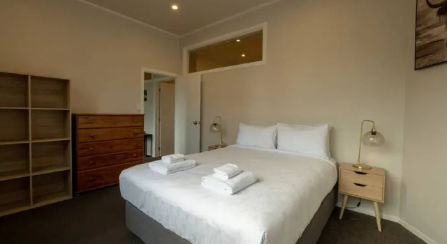 Cool 3 Bedroom Uptown Apartment Close to K Road
