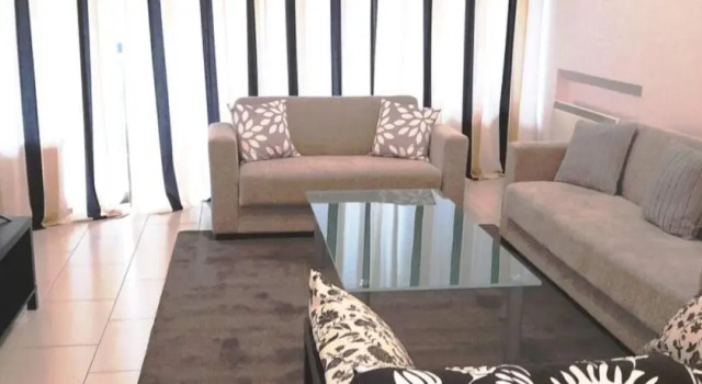 3 Bedroom Apartment, Забронировать Апартаменты/квартира Никосия район Никосия, рядом с Nicosia Municipal Theatre