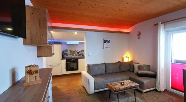 Haus Maria Larcher, Rezerwuj Hotel Bach Lechtal