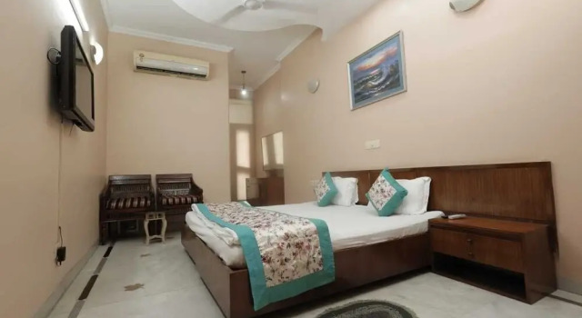 Room in B&B - Bed and Breakfast Cum Home Stay, Забронировать Отель «постель и завтрак» Отели Нью-Дели с парковкой, Парковка