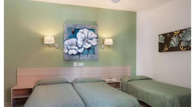 Трёхместный номер Standard Hotel Ninays