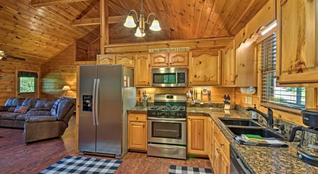 Коттедж Cozy 'sunset View' Cabin w/ Game Room & Mtn Views!