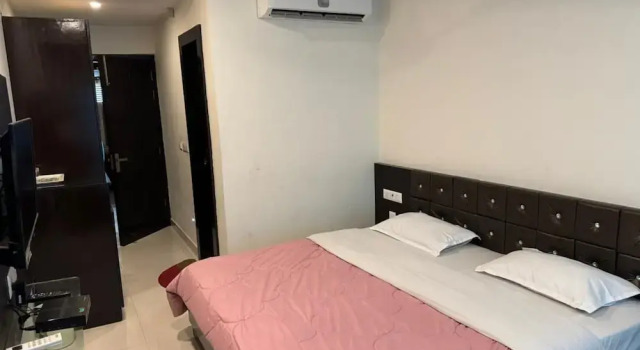 Номер Royal Goroomgo Jewel Premium Pathankot