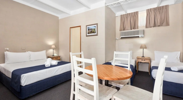Четырёхместный номер Standard Gulgong Motel
