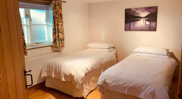 Апартаменты Deluxe The Chestnuts Holiday Cottages