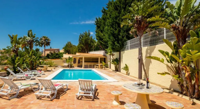 Вилла Villa Crisandra - com piscina aquecível, em Albufeira