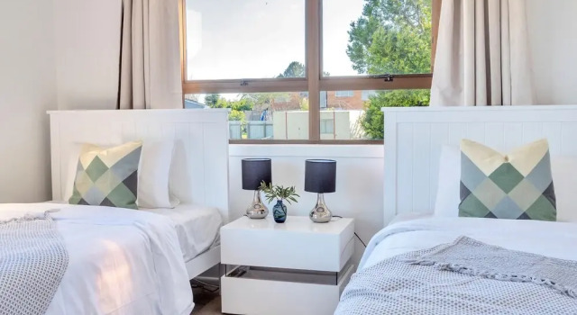 3BR Nr Middlemore Papatoetoe Kings, Забронировать Отель Папатоетое регион Окленд, рядом с Здание старого железнодорожного вокзала в Папатёто