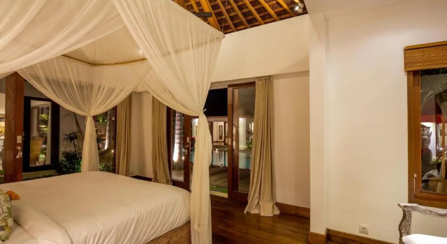 Вилла Villa Naty Canggu - 6 Bedrooms Luxury Villa