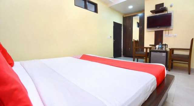 OYO 27747 Hotel K B Residency, Забронировать Отель Амбала штат Харьяна