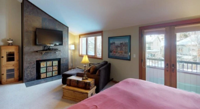 2 Bedroom Cascade Village Condo at the Base of Vail Mountain, Забронировать Апартаменты/квартира Отели Вейл с парковкой, Парковка