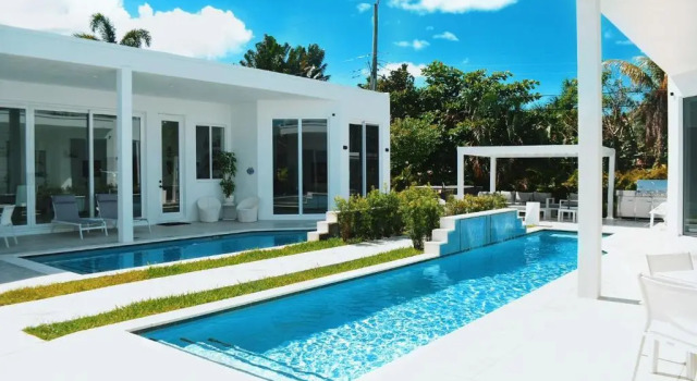 Номер Standard Men only clothing option guesthouse near Wilton Manors