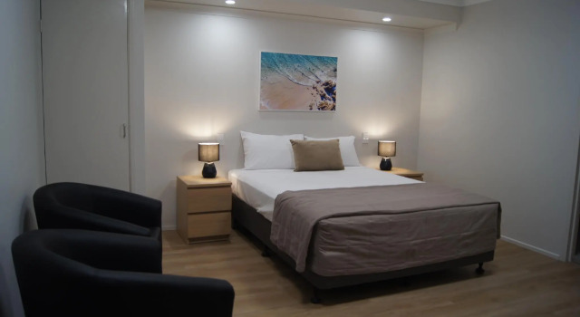 Deluxe Suite Beachside Motor Inn