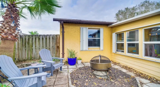 Коттедж Lovely Merritt Island Home w/ Kayak + Fire Pit!