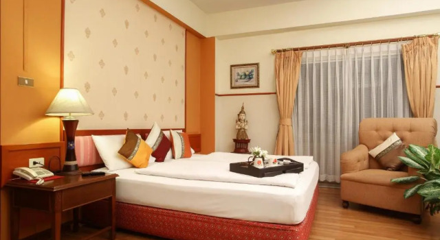 Номер Executive People Place Classic Hotel