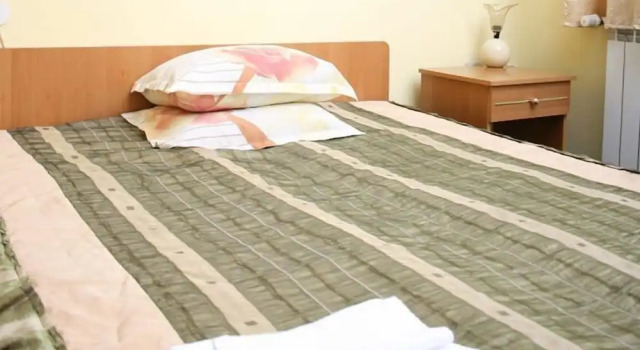 Трёхместный номер Standard с балконом ALPHA family HOTEL
