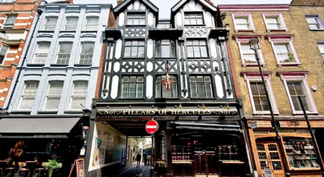 Коттедж F3 Greek Street by City Living London