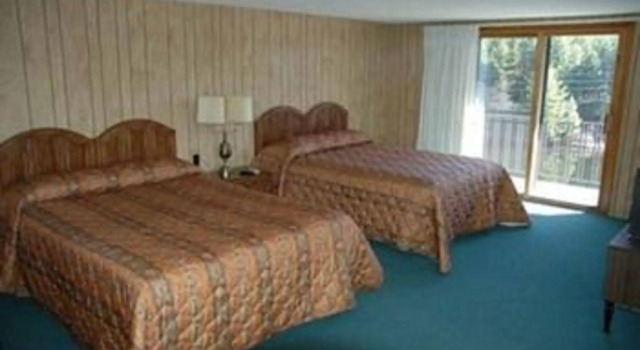 Prague Inn Suites And Cottages