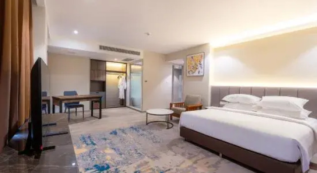 Семейный люкс с 2 комнатами The Skye Phnom Penh Hotel & Apartments