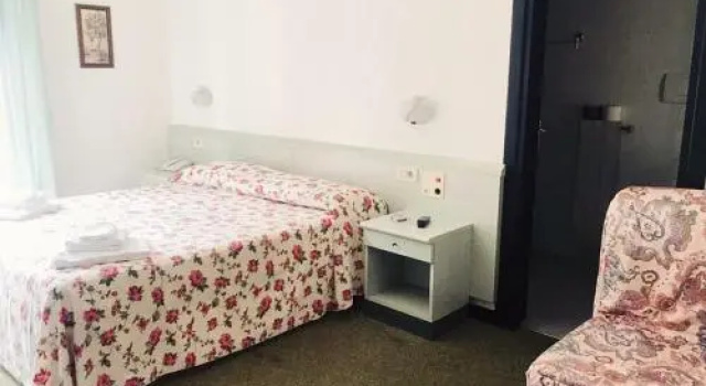 Hotel Aurora, Забронировать Отель Отели Кастильоне-делла-Пеская с парковкой, Парковка