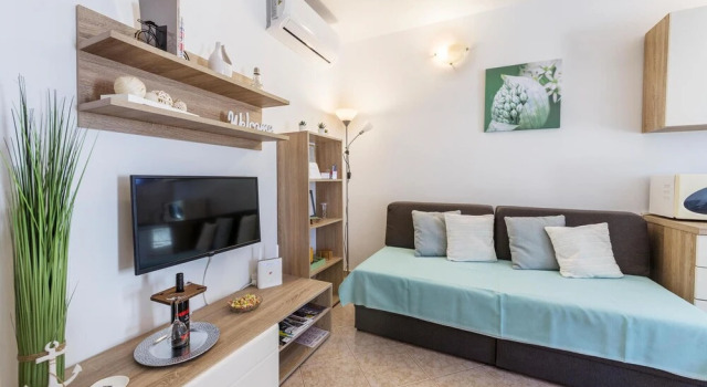 Amazing Apartment in Fazana With Wifi and 1 Bedrooms, Prenota Appartamento Valbandon Istria