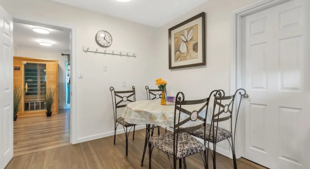 3 bd Home Aberdeen Center Elevate Rooms, Đặt Khách sạn Richmond Lower Mainland British Columbia