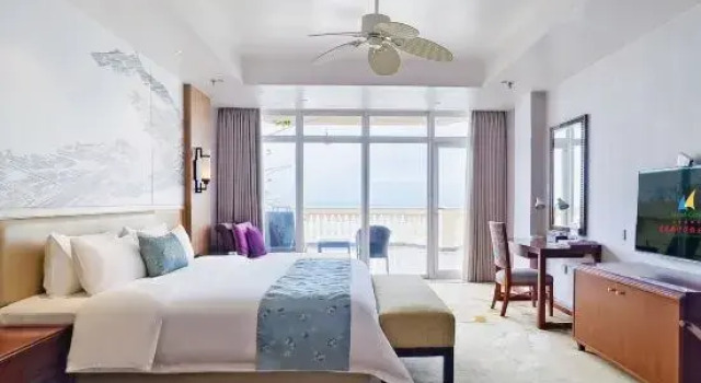 Люкс с видом на море West Gulf Holiday Hotel