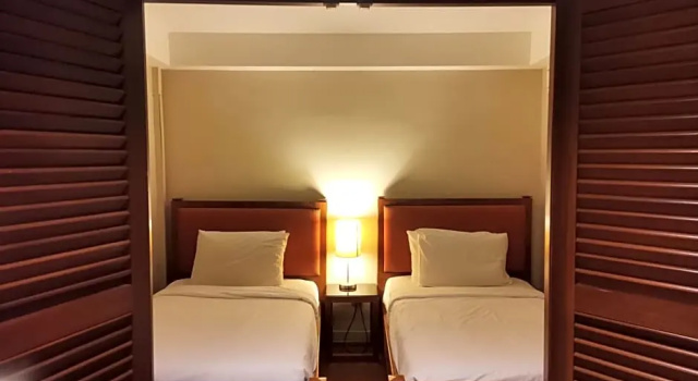 Полулюкс Hotel Seri Costa