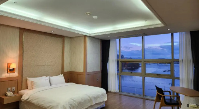 Двухместный номер Deluxe с видом на море Benikea Hotel Yeosu