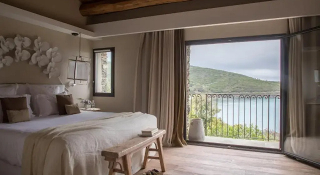 Misincu, Book Hotel Cagnano Cap Corse