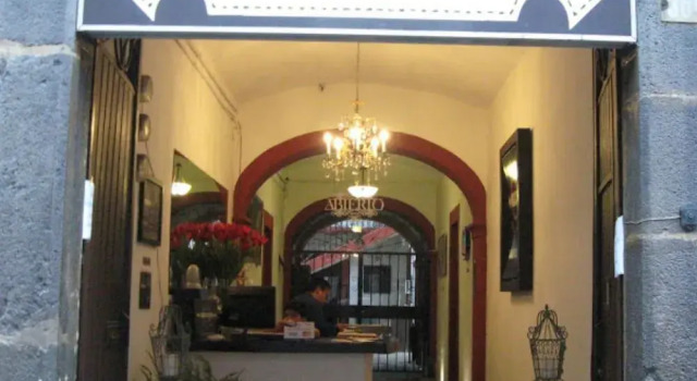 Hotel 304, Rezerwuj Hotel Hotele w State of Puebla z parkingiem, Parking