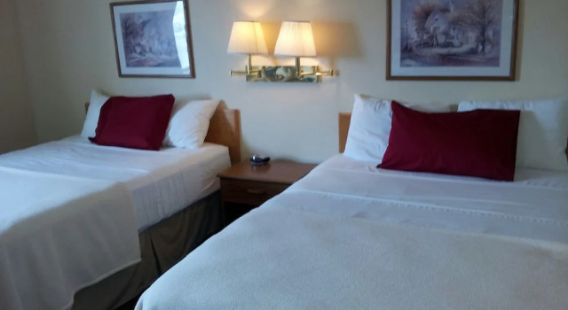 Eagle Peak Lodge & Cabins, Prenota Hotel Ashton Idaho
