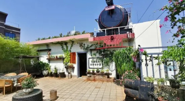 Dian Yue station, Boek Hotel Mengzi Yunnan