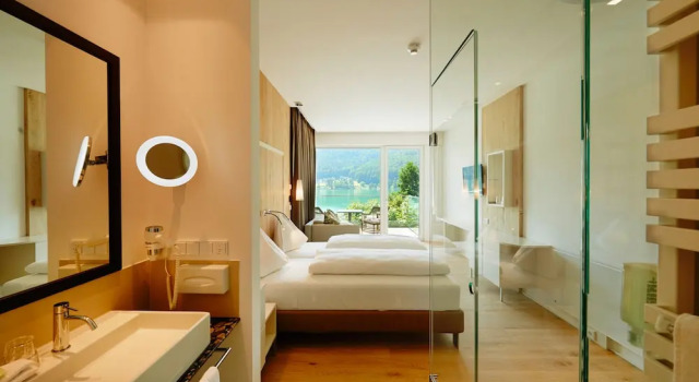 Двухместный номер Standard с балконом и с видом на озеро Amerika-Holzer Hotel & Resort
