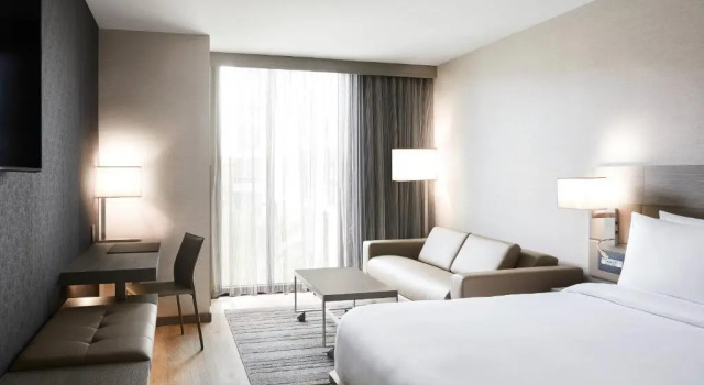 Номер Standard AC Hotel by Marriott Tampa Airport