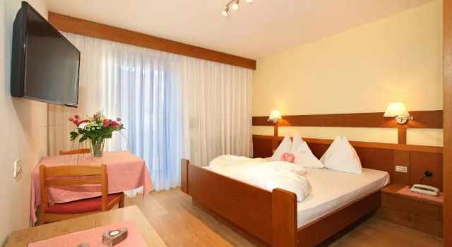 Двухместный номер Standard с балконом Hotel Garni Savoy - new opening