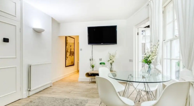 2bed w/ Covered Patio, 5 Mins to Paddington Stn