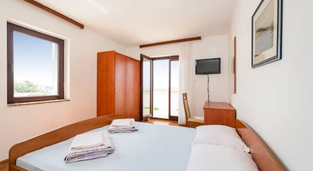 Apartment Ljubica With Nice Garden 3, Забронировать Апартаменты/квартира Апартаменты Новалья, Апартаменты/квартира