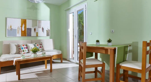 Апартаменты Everest Apartments and Suites