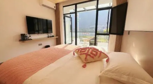 Люкс Dali Qianning Seaview Homestay
